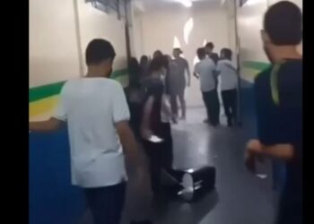 Alunos depredam escola na Zona Oeste de Manaus. Foto: Reprodução