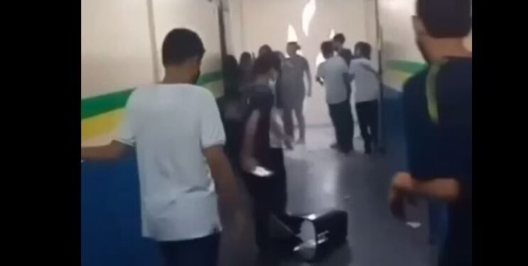 Alunos depredam escola na Zona Oeste de Manaus. Foto: Reprodução