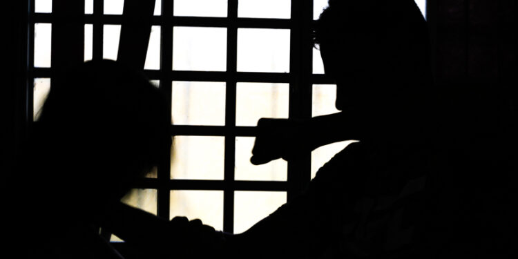 Crime foi descoberto após menino fazer uma chamada de vídeo com a avó. Foto: Reprodução/Internet