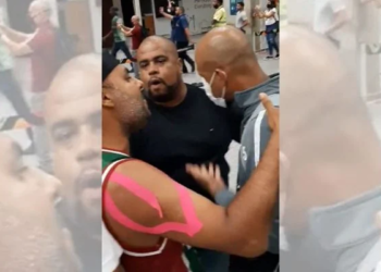 O meia Felipe Melo foi um dos abordados pelos torcedores, bastante exaltados. Foto: Reprodução/Twitter