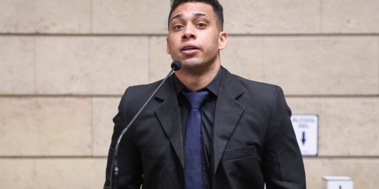 Ao longo da semana, vários vídeos do vereador vazaram. Foto: Reprodução/Internet