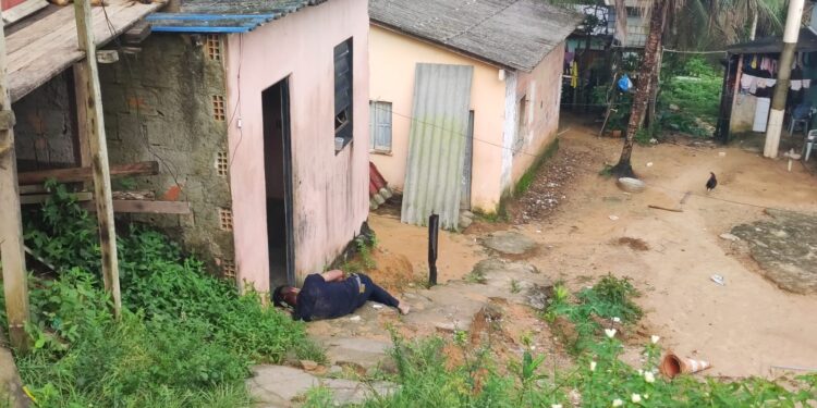 O rapaz foi jogado da Ponte da Bolívia e foi resgatado pelos moradores. Foto: Divulgação