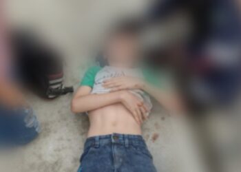 O menino foi socorrido por moradores e o condutor. Foto: Divulgação