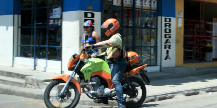 MANAUS/AM - 10-08-16
Coletiva - Prefeitura alerta Mototaxistas para prazo de efetivação de cadastro na SMTU.
FOTO: KARLA VIEIRA/ SEMCOM.