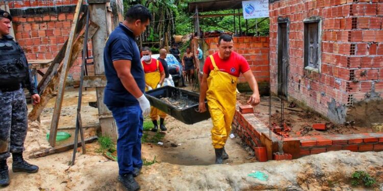 A ossada foi encontrada em uma área de mata no Nova Ciade, na Zona Norte. Foto: Divulgação