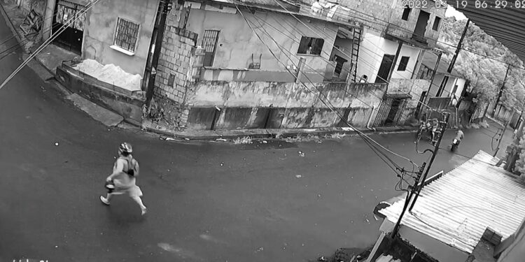 Toda a ação foi filmada por câmera de segurança. Foto: Reprodução