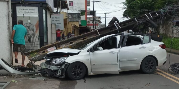 O acidente aconteceu na manhã deste domingo (3). Foto: Divulgação