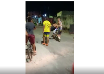 As vítimas foram socorridas por populares. Foto: Reprodução