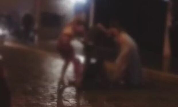 A confusão foi parar na rua e a polícia foi acionada. Foto: Divulgação