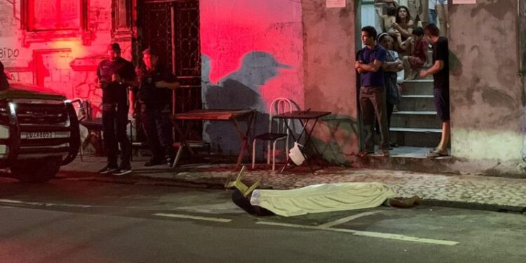O crime ocorreu na avenida Joaquim Nabuco, Centro da cidade.