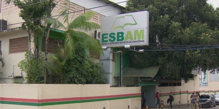 Segundo denúncias, valor de R$20 é cobrado semestralmente. Foto: Reprodução