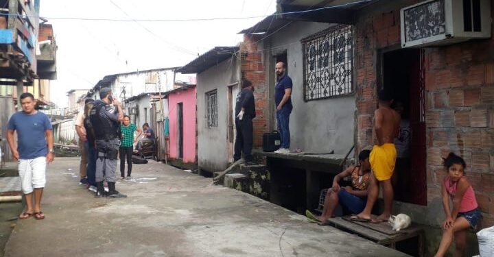O homem foi baleado enquanto dormia com a namorada no quarto, na Compensa. Foto: Reprodução
