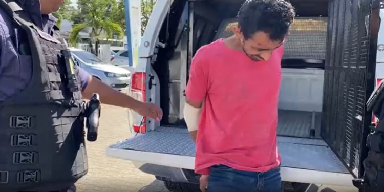 O homem foi levado ao 6º DIP. Foto: Reprodução