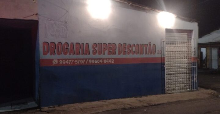 O trabalhador tentou entrar na drogaria e acabou baleado. Foto: Divulgação