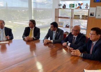 Representantes do Amazonas estiveram em reunião no início de março falando sobre o assunto. Foto: Divulgação/Secom