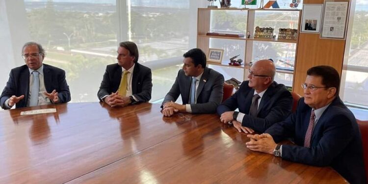 Representantes do Amazonas estiveram em reunião no início de março falando sobre o assunto. Foto: Divulgação/Secom