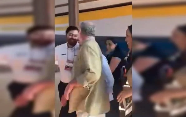 O homem levou socos na barriga, conforme mostram vídeos. Foto: Reprodução/Metrópoles