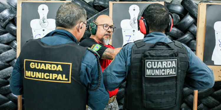 A parte teórica é dividida em duas turmas. Foto: Antonio Pereira / Semcom