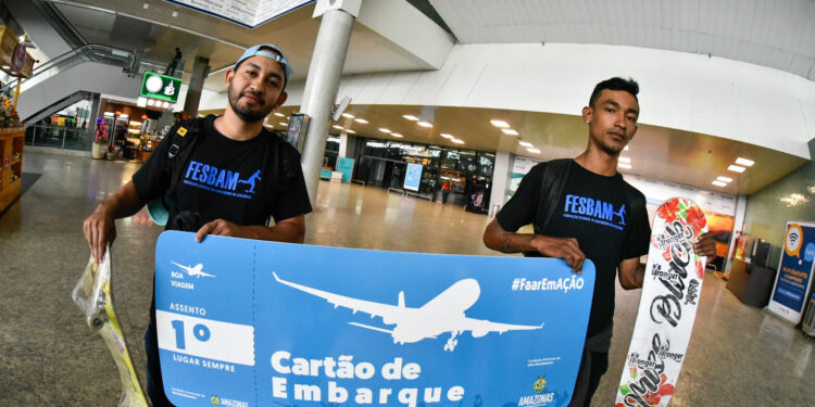 Irailson Arruda e Junio Nogueira foram contemplados  com passagens. Foto: Mauro Neto /Faar