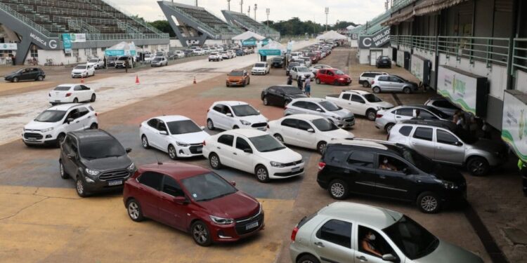 O local foi mobilizado para atender nas modalidades drive-thru e para pedestres, em março de 2020. Foto: Roberto Carlos/Secom