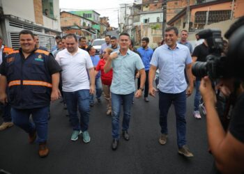 A parceria entre Governo do Amazonas e a Prefeitura de Manaus vai asfaltar 10 mil ruas na capital. Foto: Tácio Melo - Secom