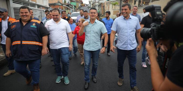 A parceria entre Governo do Amazonas e a Prefeitura de Manaus vai asfaltar 10 mil ruas na capital. Foto: Tácio Melo - Secom