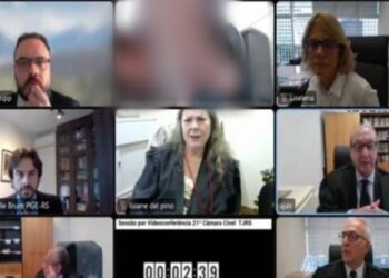 A situação vexatória aconteceu em sessão virtual com várias pessoas. Foto: Reprodução