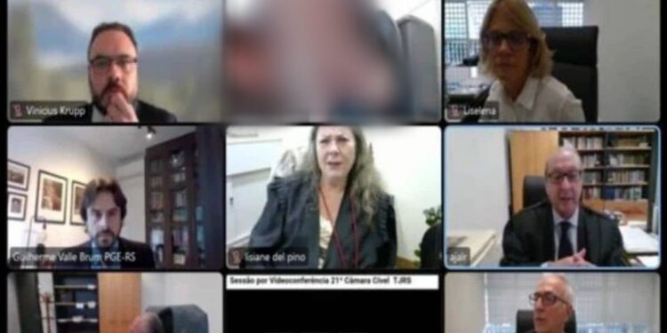 A situação vexatória aconteceu em sessão virtual com várias pessoas. Foto: Reprodução