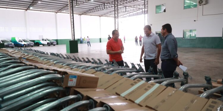 Em Itacoatiara serão substituídos 5.850 pontos de iluminação pública. Foto: Bruno Zanardo/Secom