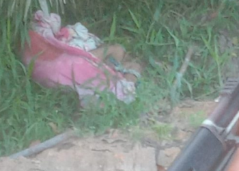 O corpo estava todo enrolado em lençol. Foto: Reprodução