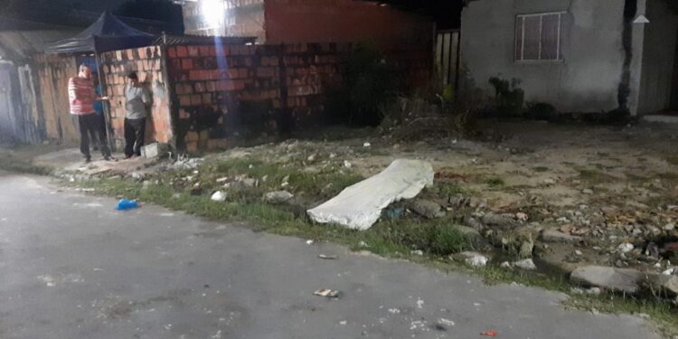 Quatro homens chegaram armados no local e atiraram. Foto: Divulgação