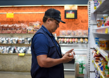A ação ocorreu nesta segunda-feira, na zona leste de Manaus. Foto: João Pedro Sales/Procon-AM