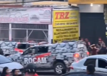 Os assaltantes foram pegos depois e levados ao 1º DIP, na Praça 14. Foto: Reprodução