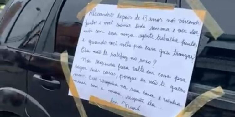 No cartaz, mulher pedia para o ex ir morar com a amante. Foto: Reprodução