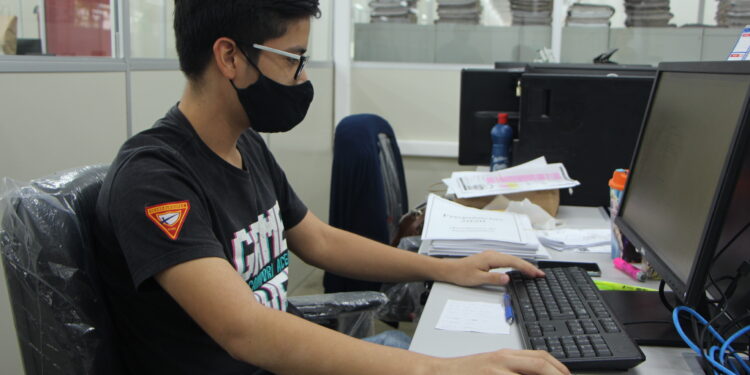 O programa de estágio funciona como uma complementação ao ensino e preparação ao trabalho. Foto: Divulgação / Semad