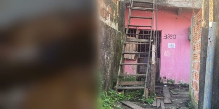 O corpo estava numa casa abandonada na tarde desta quarta-feira (29). Foto: Reprodução