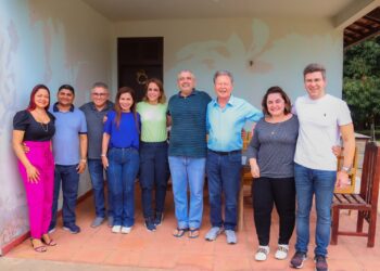 Arthur Neto iniciou sua agenda com a visita à vila Balbina, onde está instalada a maior hidrelétrica do Estado. Foto: Karla Vieira / Assessoria AVN