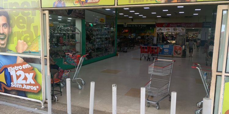 Não foi informado porque as barras de ferro foram instaladas no local. Foto: Divulgação