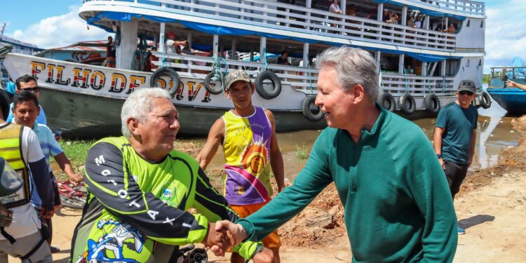 O pré-candidato ao Senado aproveitou o feriado de Corpus Christi para visitar os municípios de Anamã, Anori e Beruri. Foto: Assessoria AVN