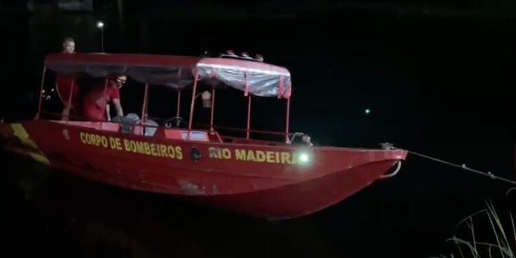 O menino pulou no Rio Negro na noite de terça-feira (28). Foto: Reprodução