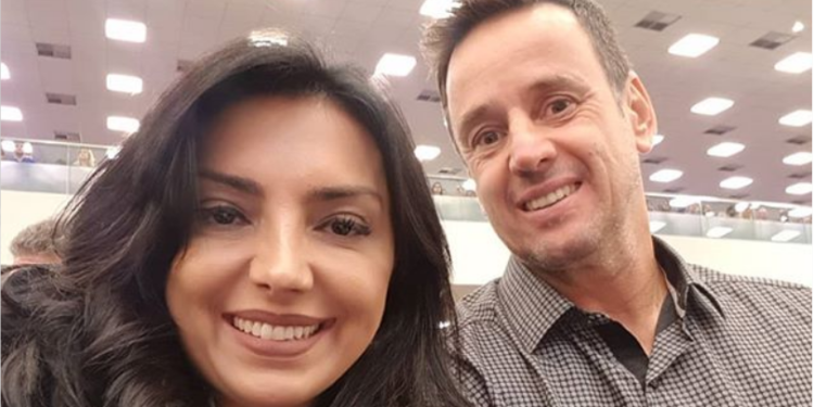 A artista não deu detalhes do acidente, mas mostrou como o carro ficou detonado. Foto: Reprodução