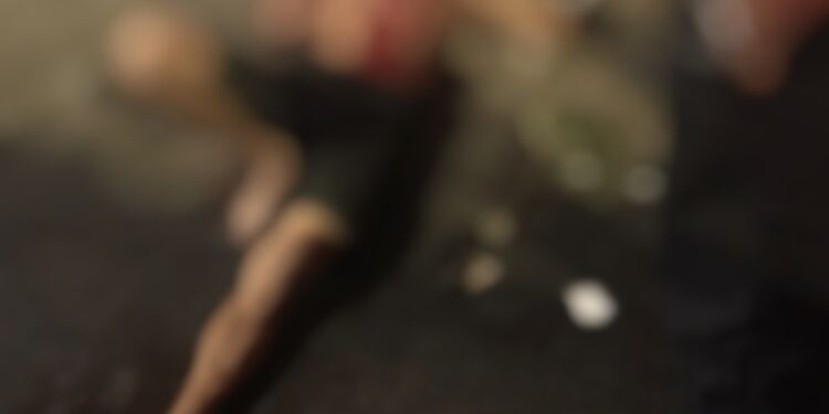 O homem foi esfaqueado e jogado no rip rap da área. Foto: Reprodução