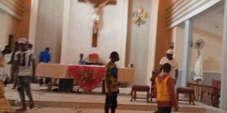 O ataque aconteceu na manhã deste domingo (5), durante a missa. Foto: Reprodução