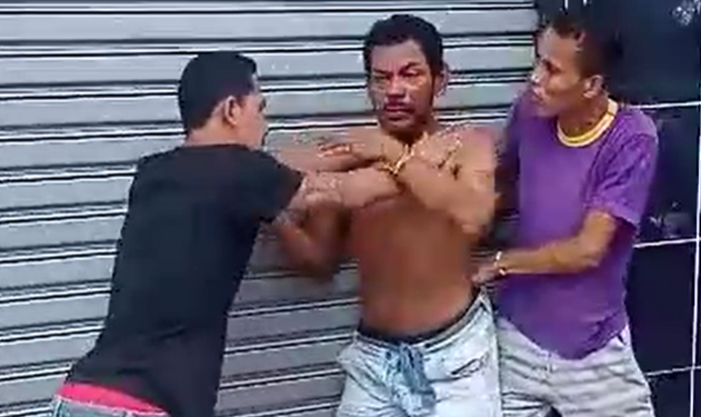 O suspeito foi pego e apanhou. Foto: Reprodução