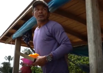 No vídeo, Pelado fala que a área é de pesca. Foto: Reprodução