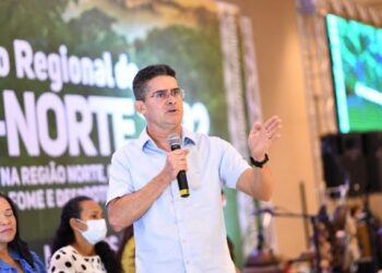 David Almeida agradeceu ao secretário Djalma Coelho e também à ex-secretária Shádia Fraxe. Foto: Reprodução