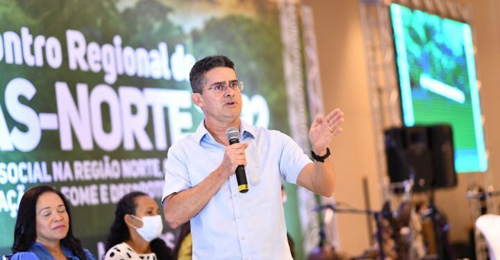 David Almeida agradeceu ao secretário Djalma Coelho e também à ex-secretária Shádia Fraxe. Foto: Reprodução