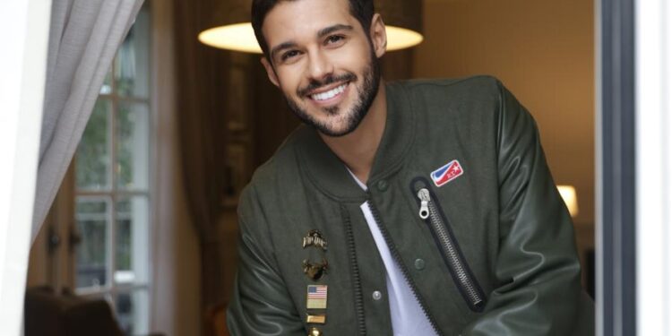 Esse vai ser o primeiro grande evento que o modelo participa desde o seu acidente. Foto: Reprodução/Internet