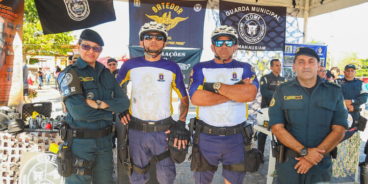 O secretário da Semseg, Sérgio Fontes, enfatizou o trabalho que tem sido realizado pelos agentes municipais em prol da população. Foto: João Viana e Ruan Souza / Semcom