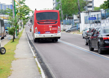 O objetivo do corredor exclusivo é priorizar os mais de 200 mil usuários de ônibus que circulam na faixa exclusiva diariamente. Foto: Valdo Leão / Semcom